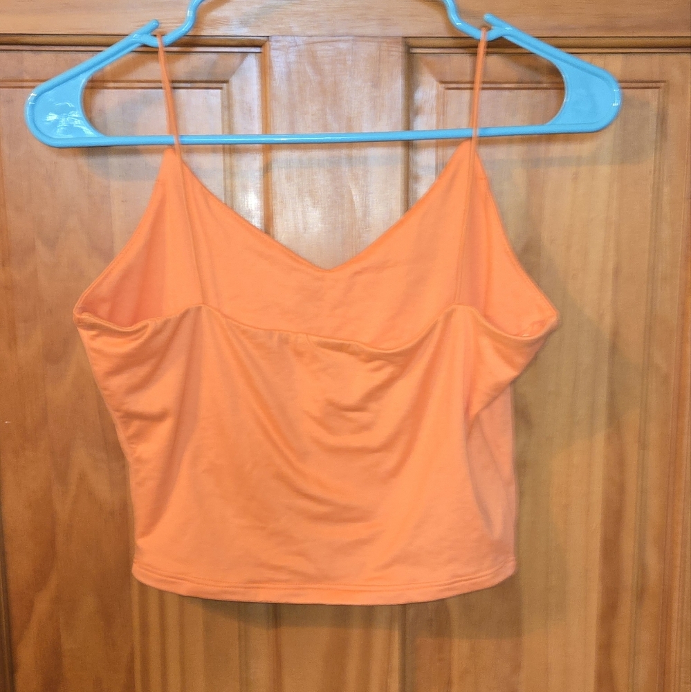 Windsor Basic Cropped Tank Top - Picture 10 of 10